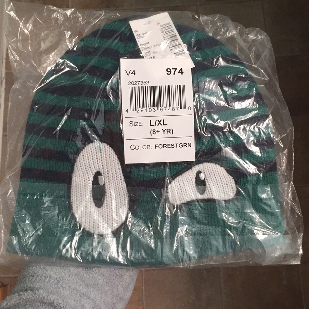 Knit cap with fun eyes, L/XL, sealed
